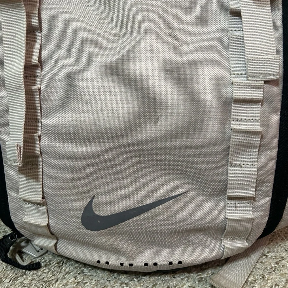 NIKE Kyrie Irving Elite Basketball Bag Backpack Cream Black Travel Spacious Gym